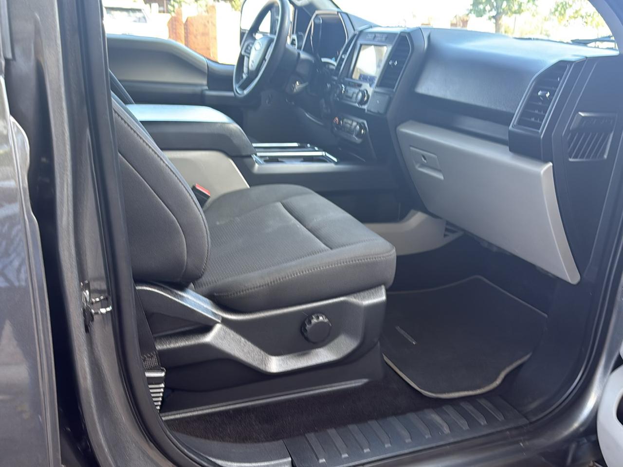 Ford F-150 photo 18