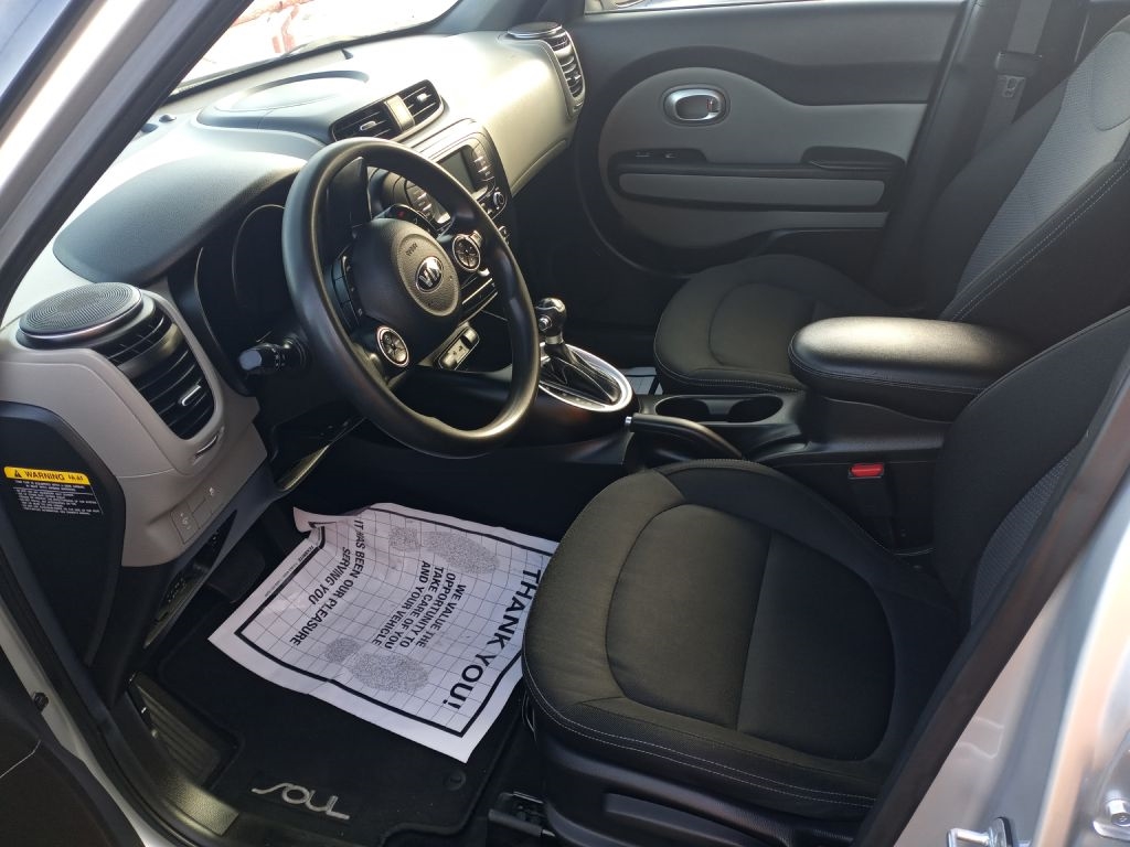 2017 Kia Soul Plus photo 2