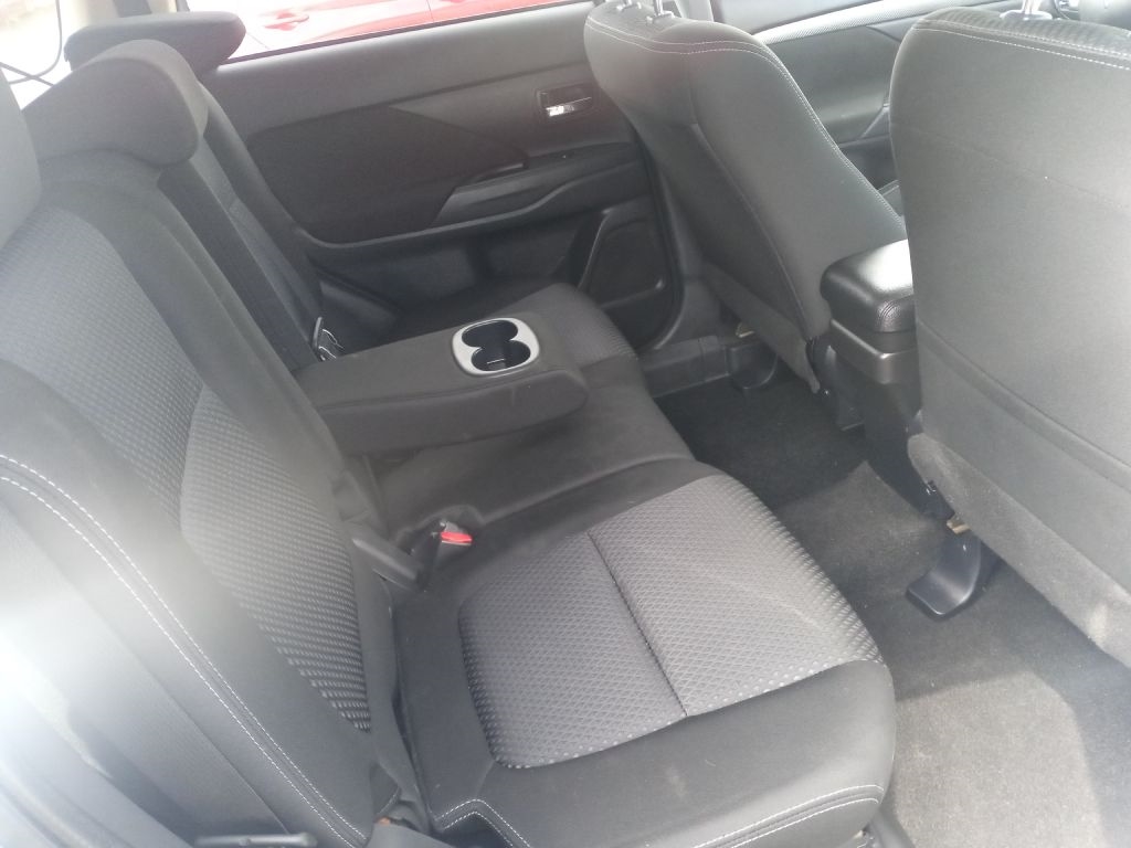 Mitsubishi Outlander SE 2WD 2016