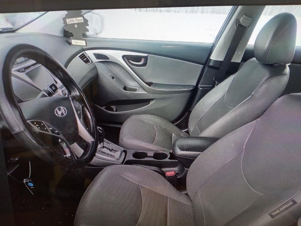 Hyundai Elantra GLS M/T 2013