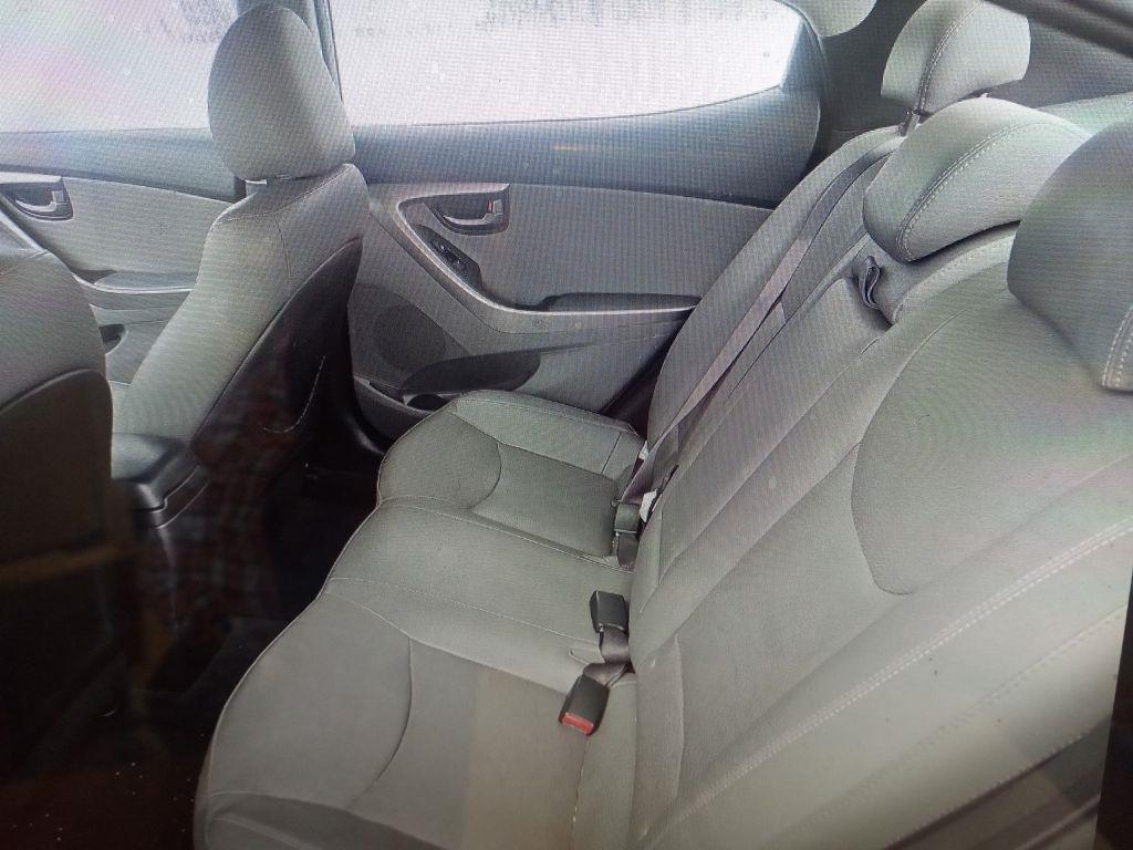 Hyundai Elantra GLS M/T 2013