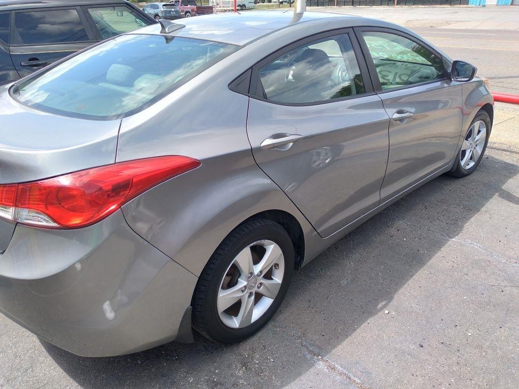 Hyundai Elantra GLS M/T 2013