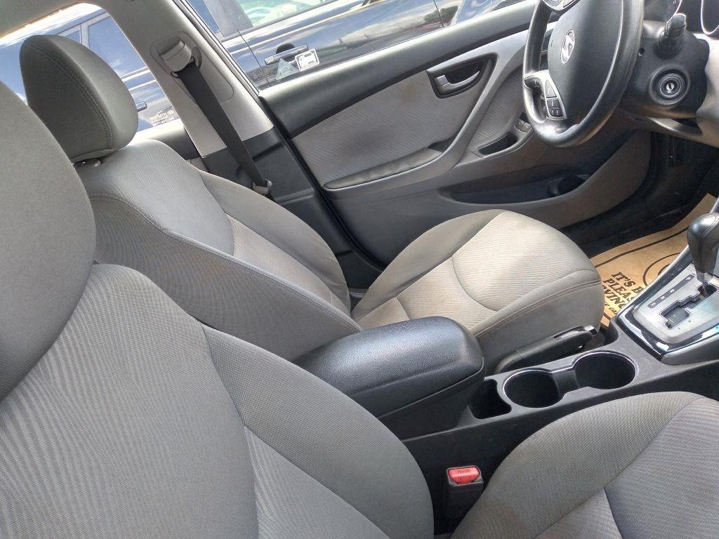 Hyundai Elantra GLS M/T 2013