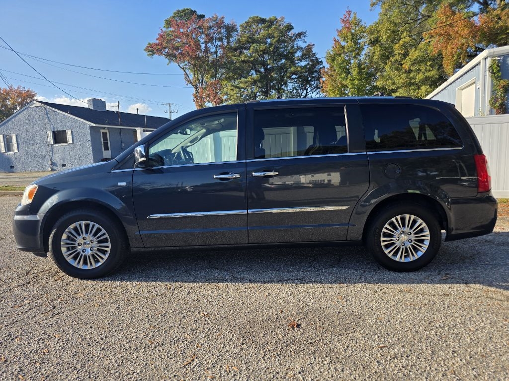 Chrysler Town & Country 4dr Wgn Touring-L 30th Anniversary 2014 Chrysler Town & Country 4dr Wgn Touring-L 30th Anniversary 2014