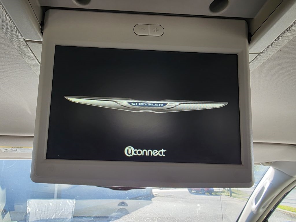 Chrysler Town & Country 4dr Wgn Touring-L 30th Anniversary 2014 Chrysler Town & Country 4dr Wgn Touring-L 30th Anniversary 2014