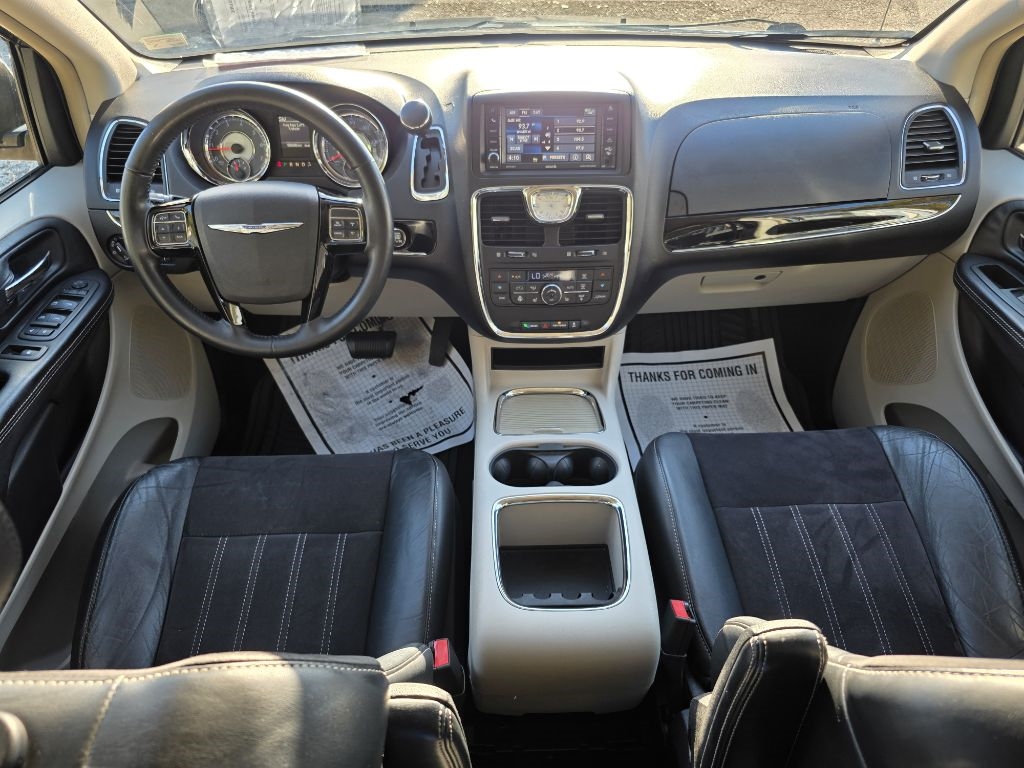 Chrysler Town & Country 4dr Wgn Touring-L 30th Anniversary 2014 Chrysler Town & Country 4dr Wgn Touring-L 30th Anniversary 2014