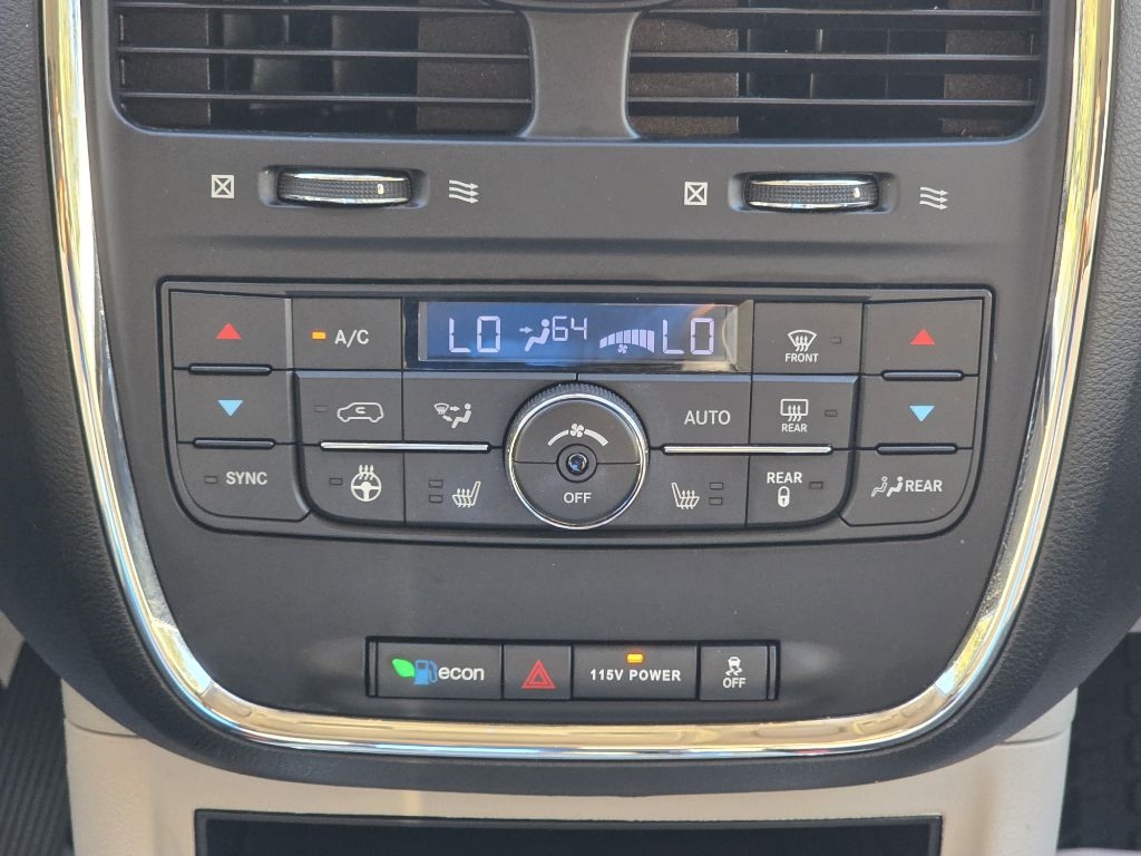 Chrysler Town & Country 4dr Wgn Touring-L 30th Anniversary 2014 Chrysler Town & Country 4dr Wgn Touring-L 30th Anniversary 2014