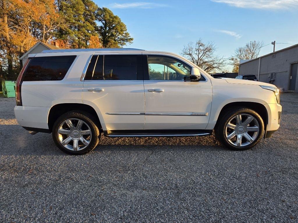Cadillac Escalade 4WD 4dr Luxury 2018