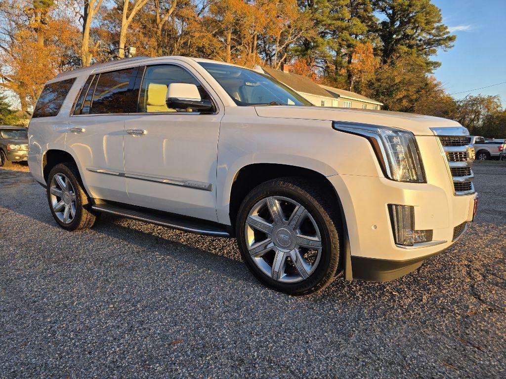 Cadillac Escalade 4WD 4dr Luxury 2018
