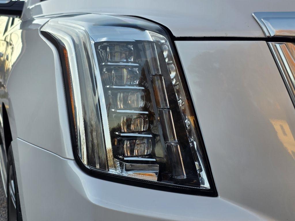 Cadillac Escalade 4WD 4dr Luxury 2018