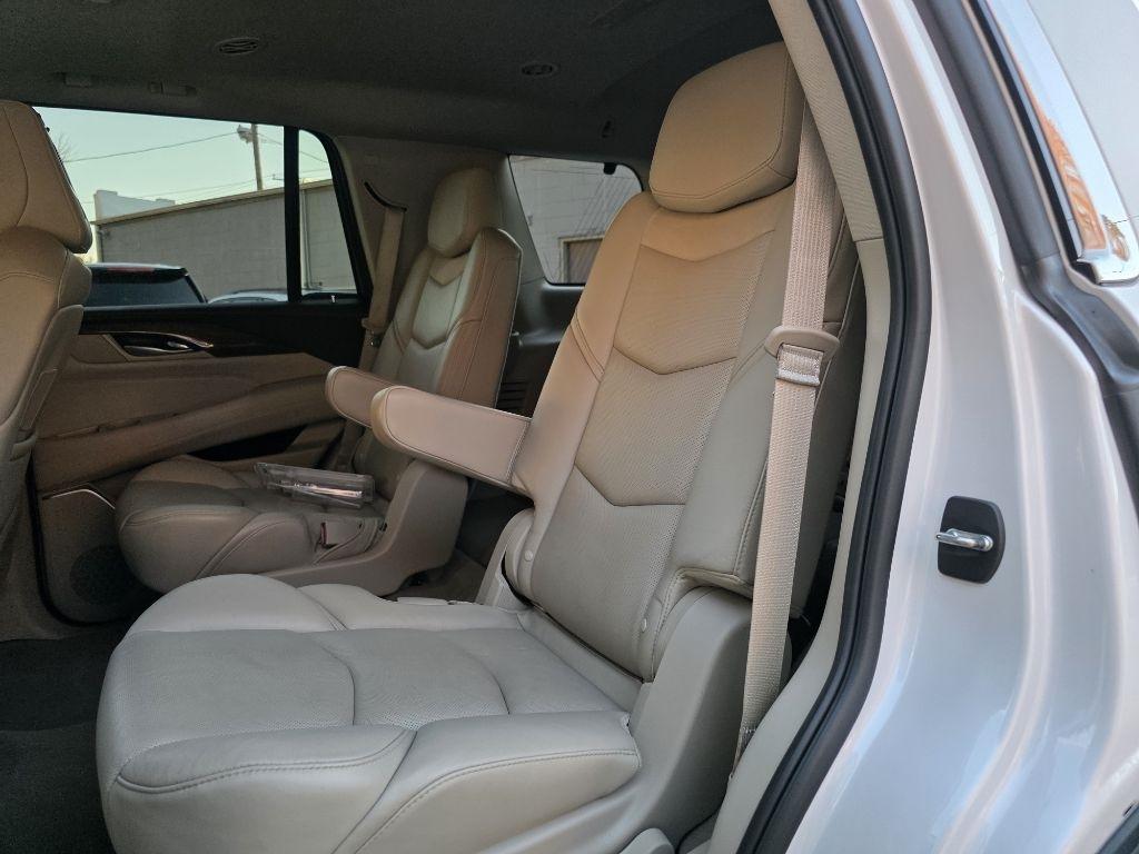 Cadillac Escalade 4WD 4dr Luxury 2018