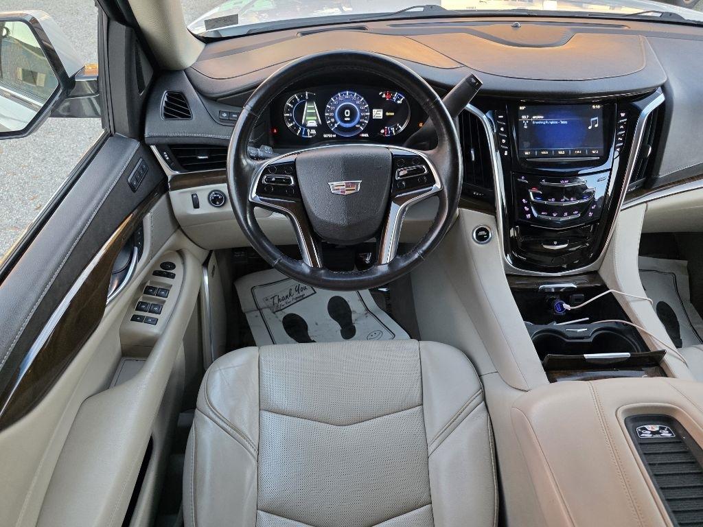 Cadillac Escalade 4WD 4dr Luxury 2018