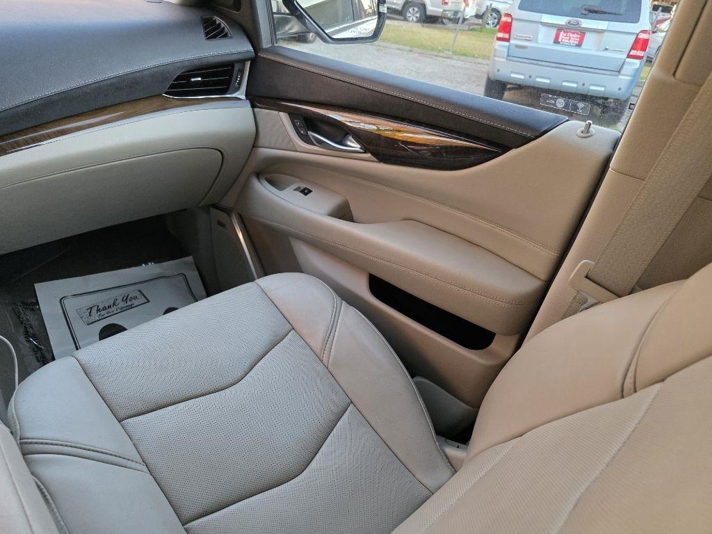 Cadillac Escalade 4WD 4dr Luxury 2018