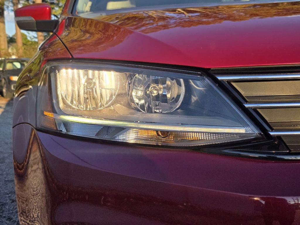 Volkswagen Jetta 1.8T SEL Auto 2017 Volkswagen Jetta 1.8T SEL Auto 2017