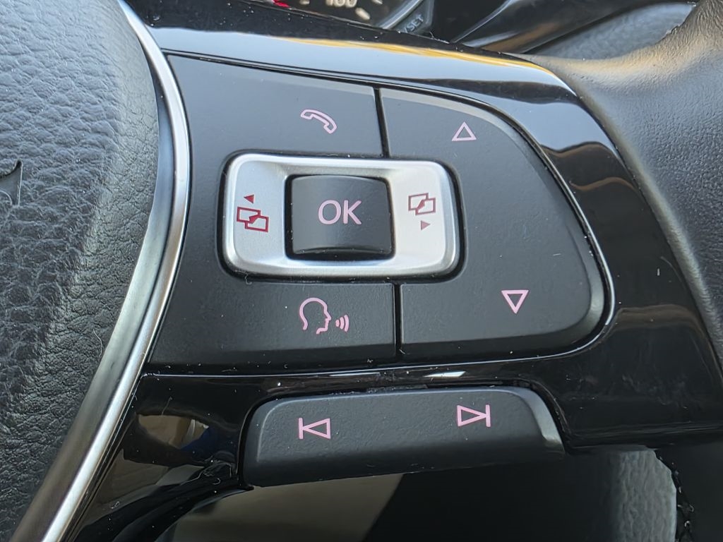 Volkswagen Jetta 1.8T SEL Auto 2017 Volkswagen Jetta 1.8T SEL Auto 2017