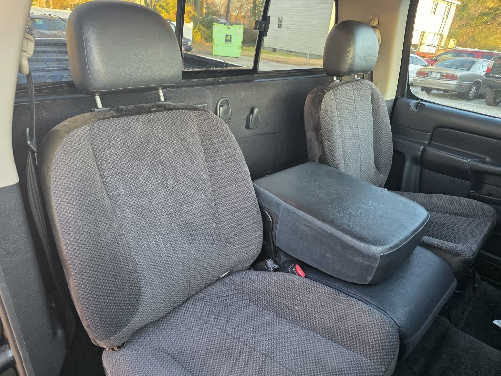 Dodge Ram 1500 2dr Reg Cab 120.5" WB SLT 2003