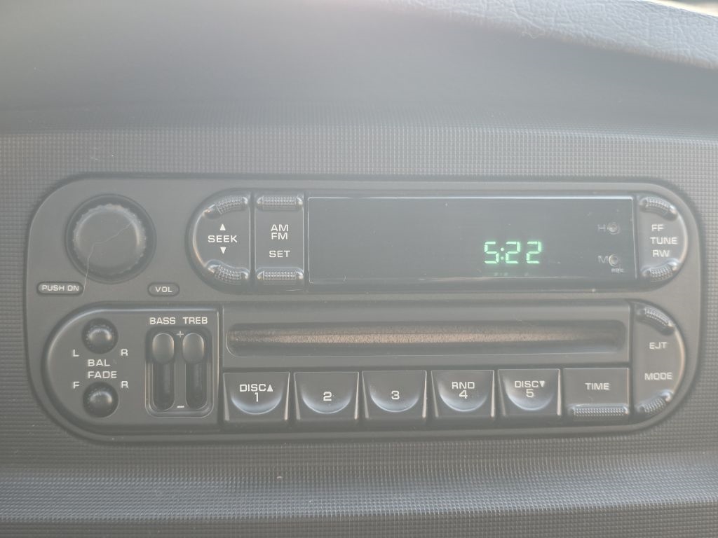 Dodge Ram 1500 2dr Reg Cab 120.5" WB SLT 2003