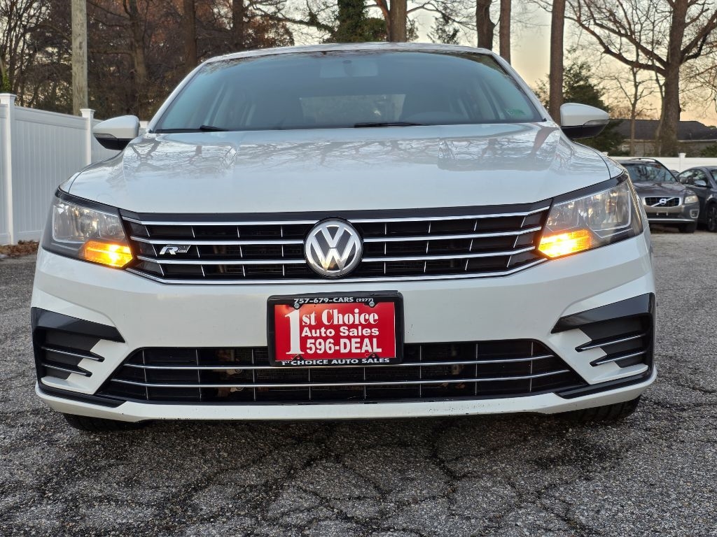Volkswagen Passat R-Line w/Comfort Pkg Auto 2017