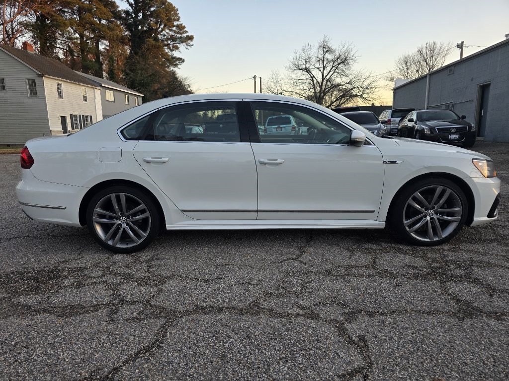 Volkswagen Passat R-Line w/Comfort Pkg Auto 2017