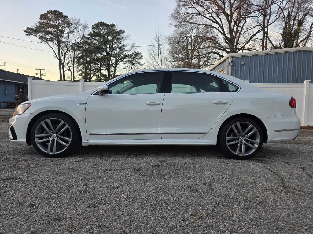 Volkswagen Passat R-Line w/Comfort Pkg Auto 2017