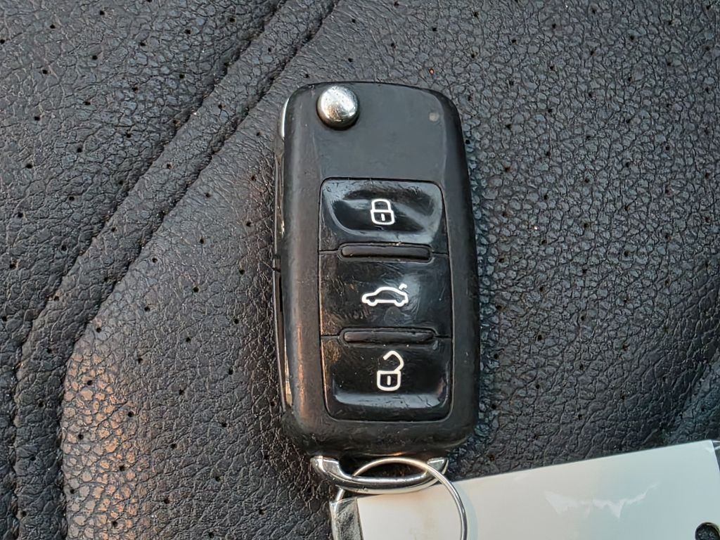 Volkswagen Passat R-Line w/Comfort Pkg Auto 2017