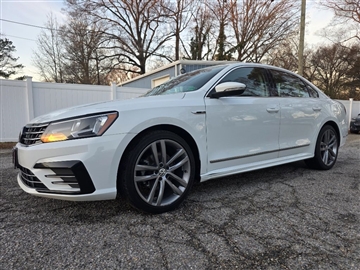 2017 Volkswagen Passat R-Line w/Comfort Pkg Auto