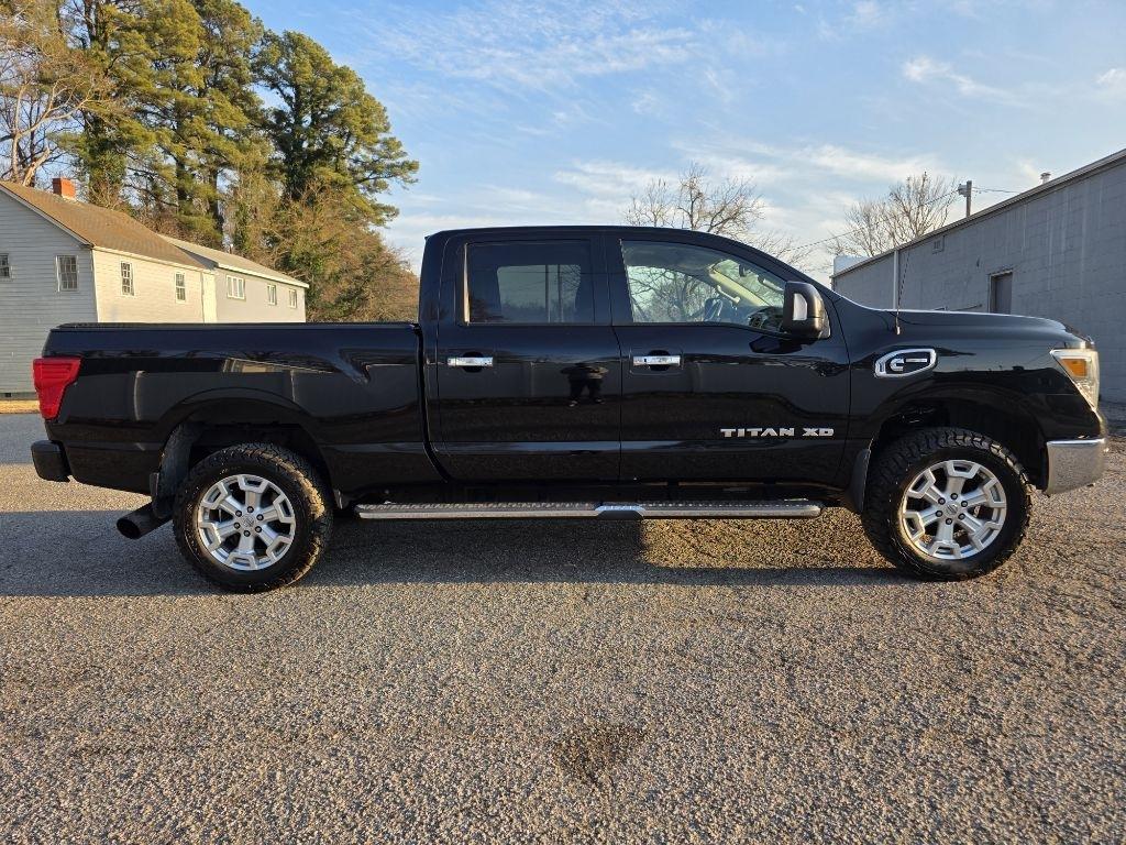 Nissan Titan XD 4x4 Diesel Crew Cab SV 2017