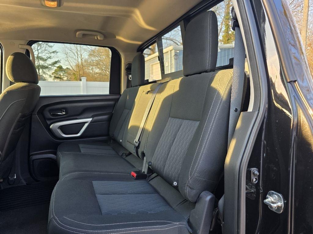 Nissan Titan XD 4x4 Diesel Crew Cab SV 2017