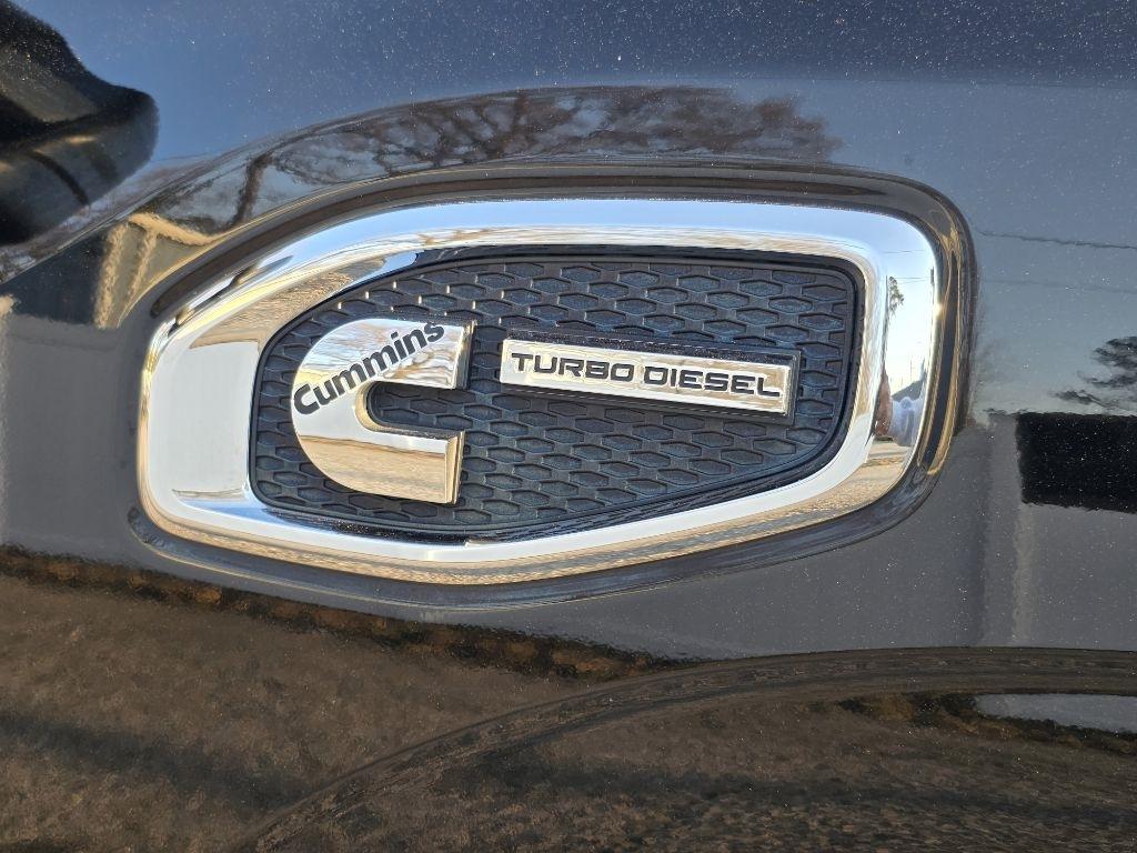 Nissan Titan XD 4x4 Diesel Crew Cab SV 2017