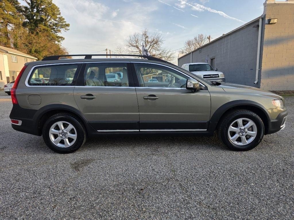 Volvo XC70 4dr Wgn 3.2L 2010