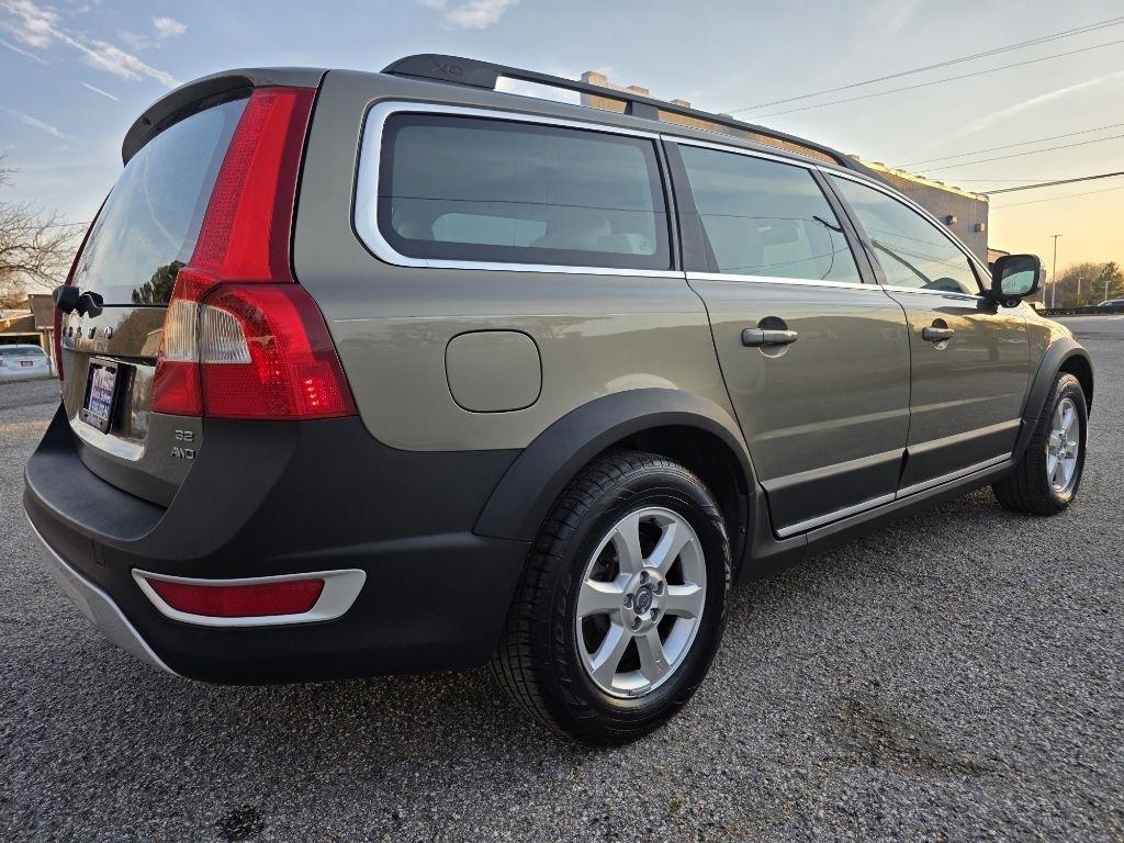 Volvo XC70 4dr Wgn 3.2L 2010