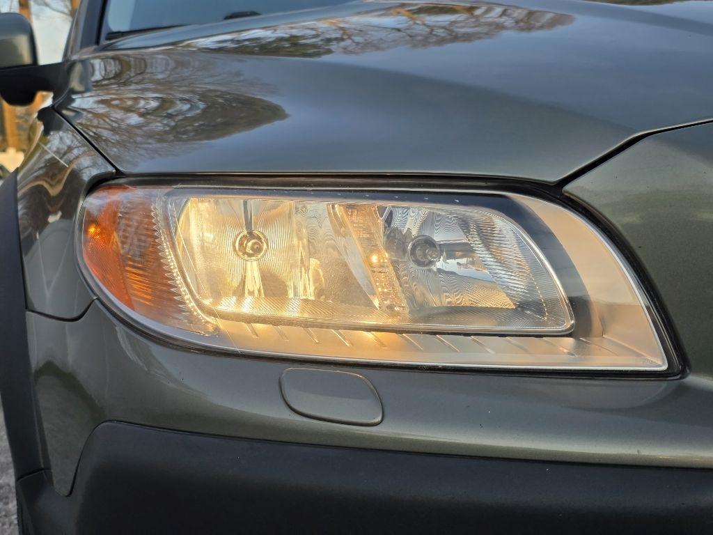 Volvo XC70 4dr Wgn 3.2L 2010