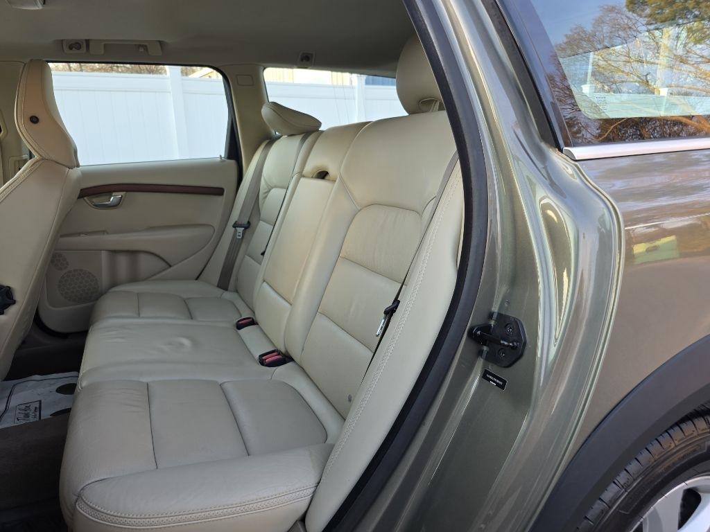 Volvo XC70 4dr Wgn 3.2L 2010