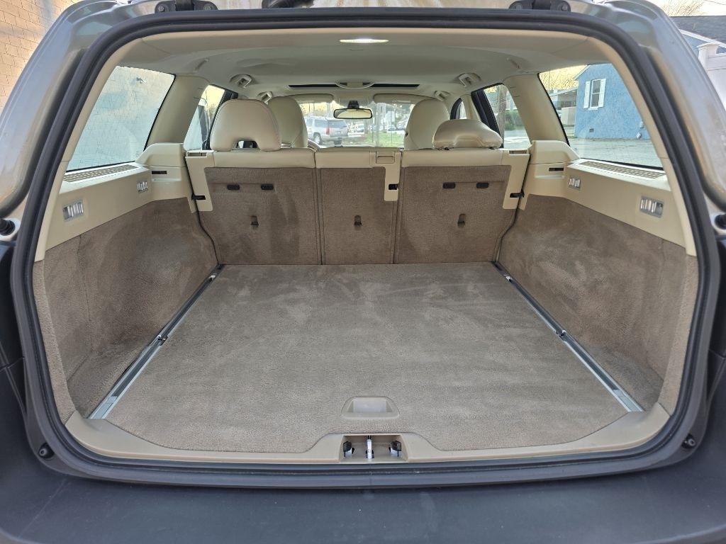 Volvo XC70 4dr Wgn 3.2L 2010