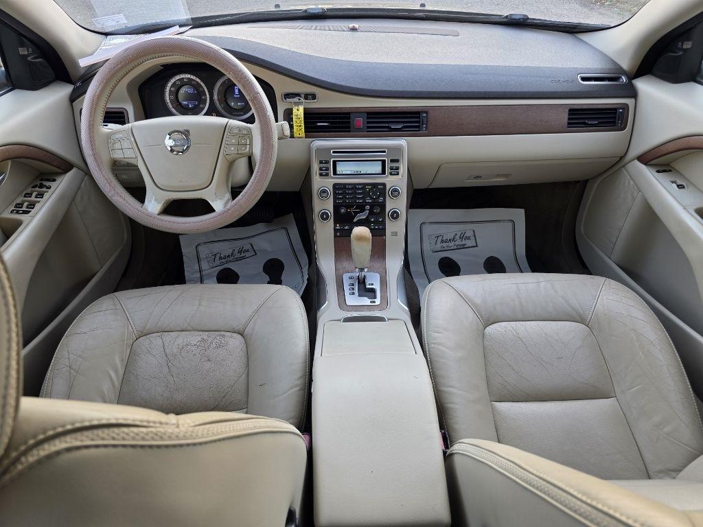 Volvo XC70 4dr Wgn 3.2L 2010