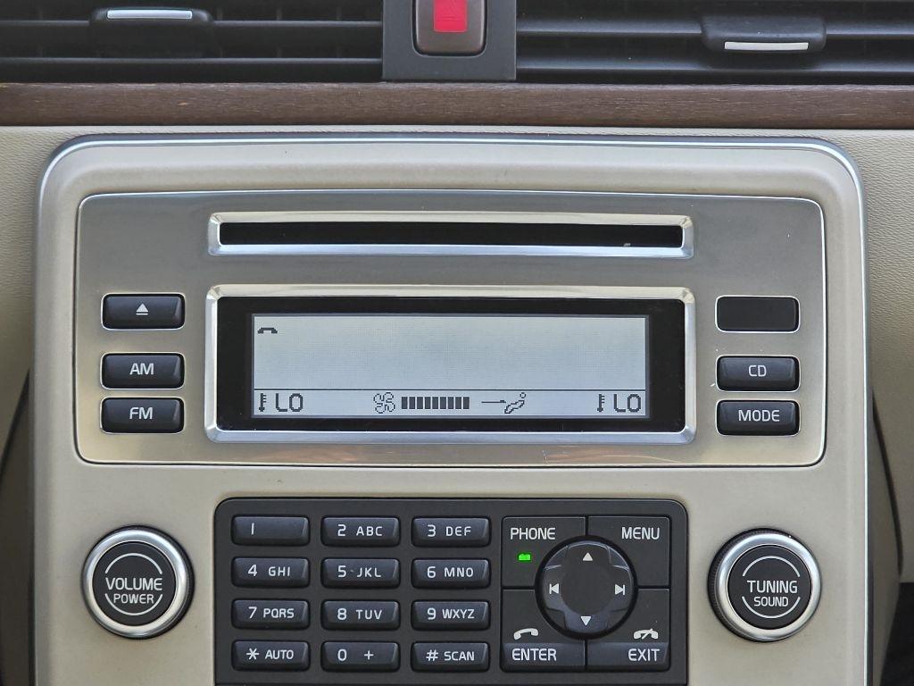 Volvo XC70 4dr Wgn 3.2L 2010