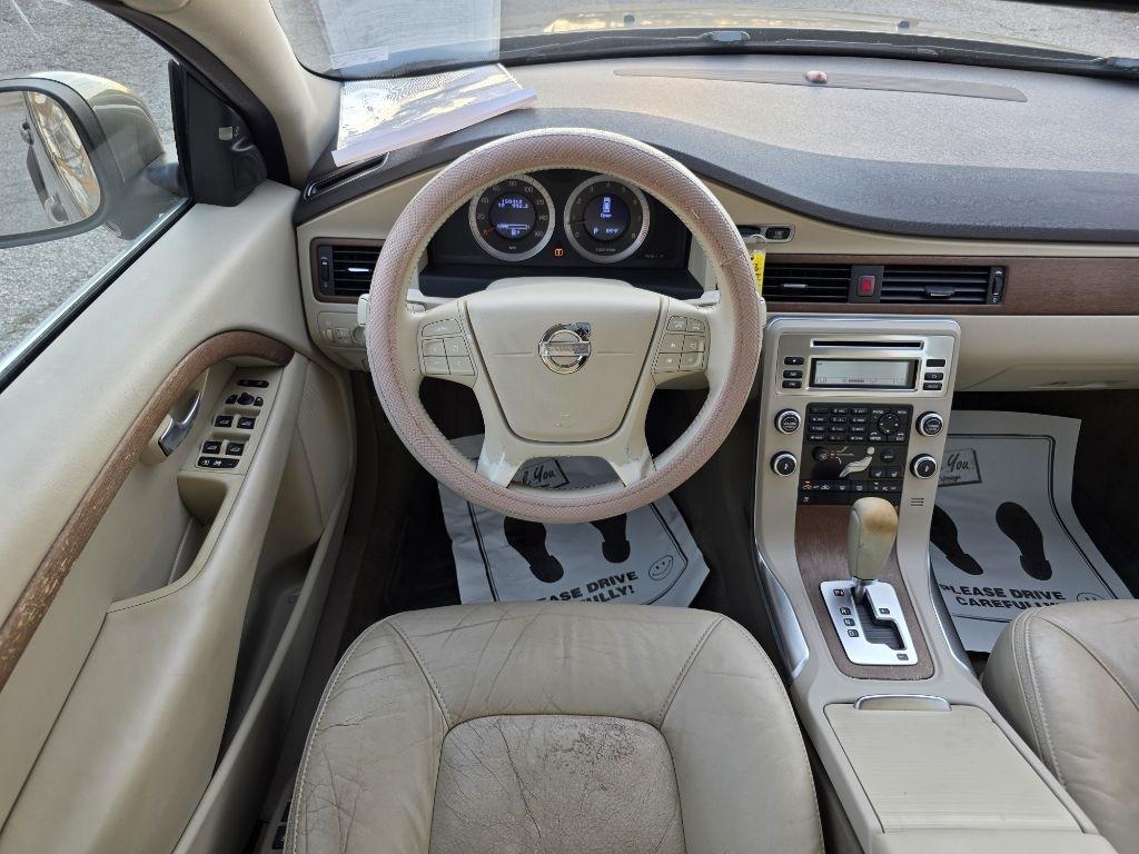 Volvo XC70 4dr Wgn 3.2L 2010