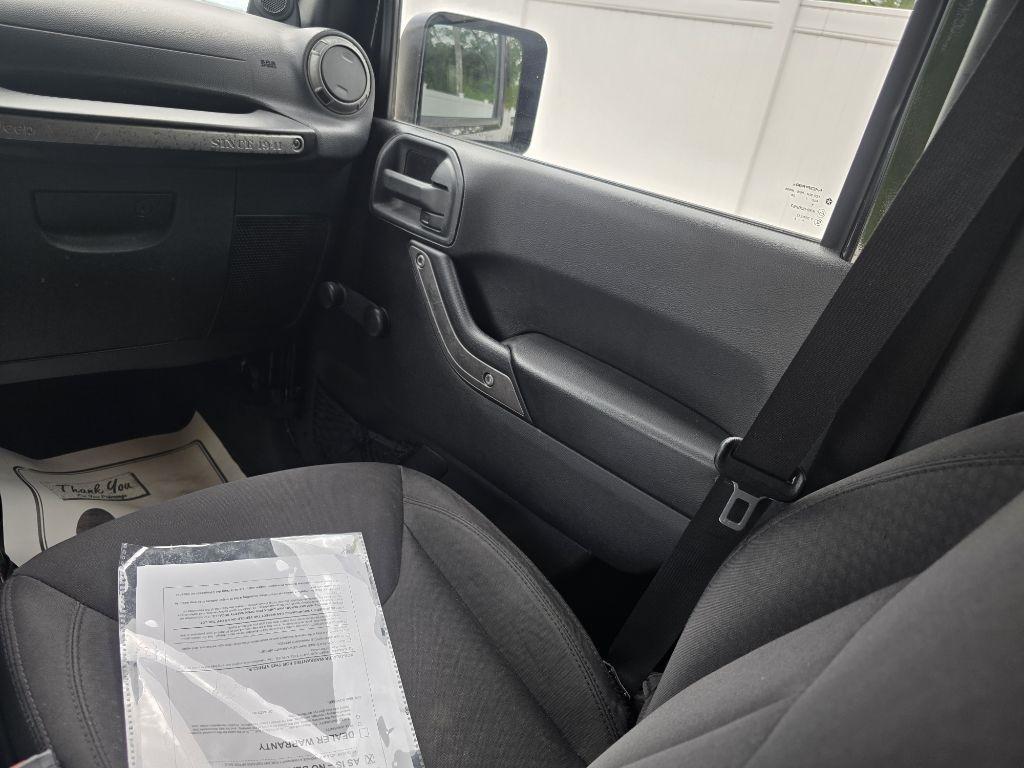 Jeep Wrangler Unlimited 4WD 4dr Sport 2014