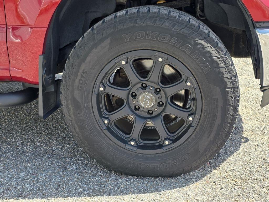 Ford F-150 4WD SuperCrew 157" Lariat w/HD Payload Pkg 2015