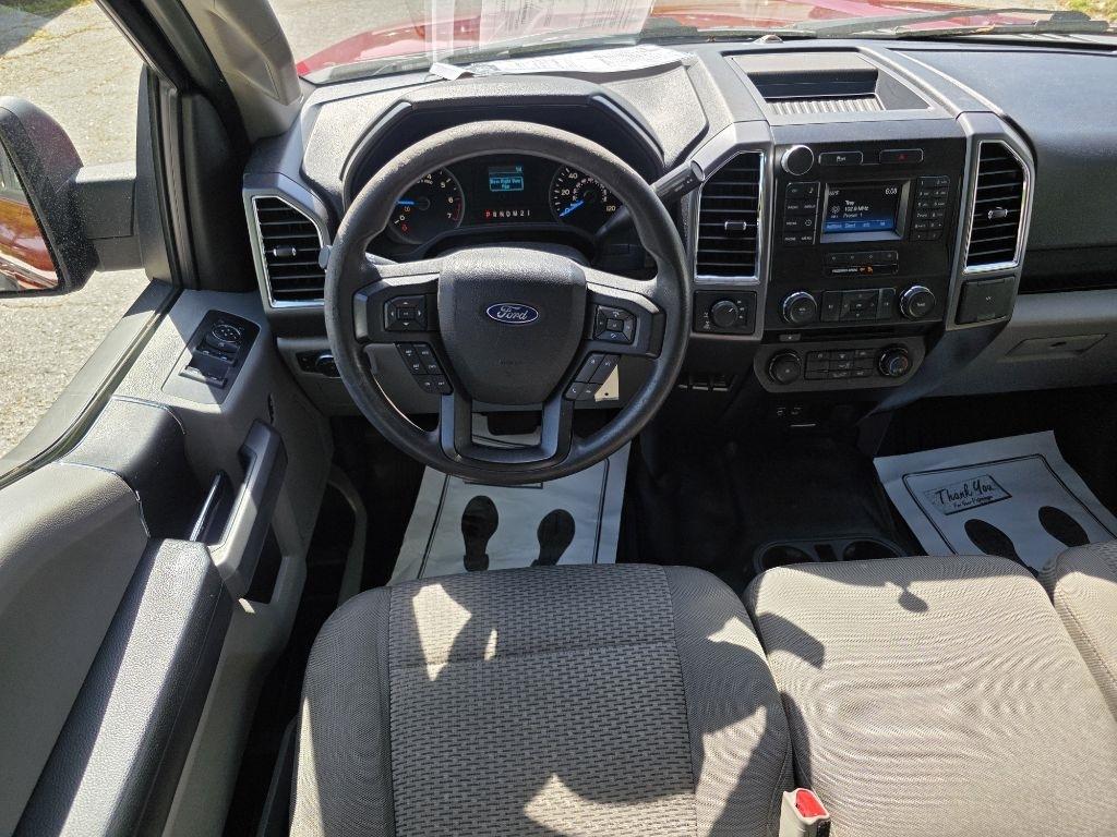 Ford F-150 4WD SuperCrew 157" Lariat w/HD Payload Pkg 2015