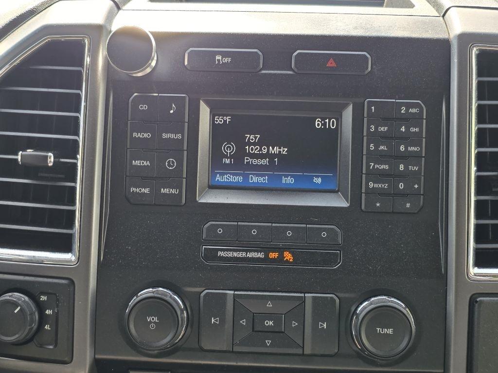 Ford F-150 4WD SuperCrew 157" Lariat w/HD Payload Pkg 2015