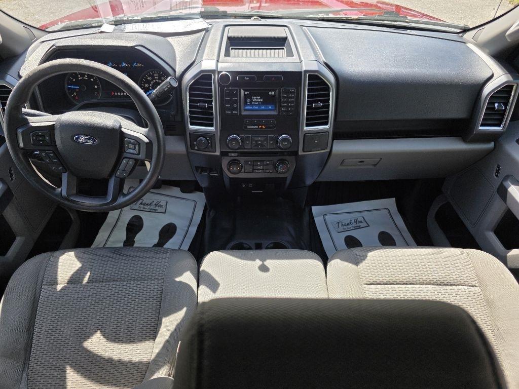 Ford F-150 4WD SuperCrew 157" Lariat w/HD Payload Pkg 2015