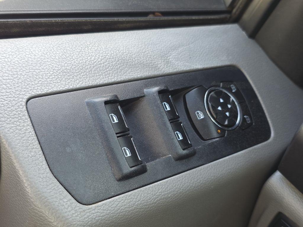 Ford F-150 4WD SuperCrew 157" Lariat w/HD Payload Pkg 2015