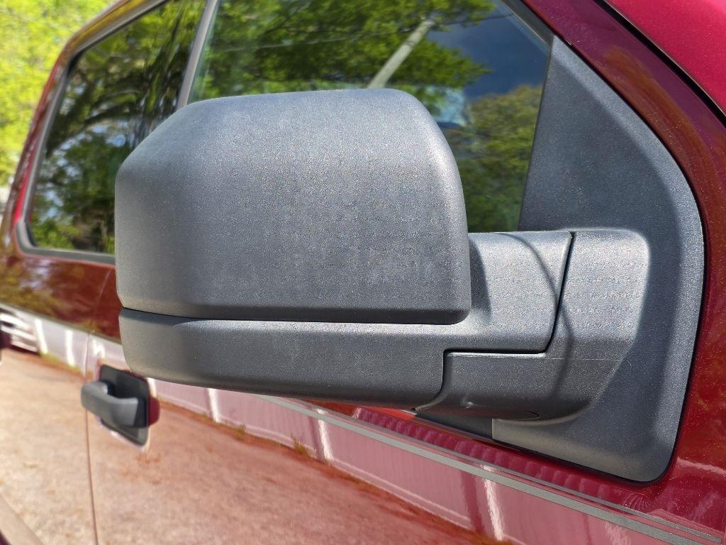 Ford F-150 4WD SuperCrew 157" Lariat w/HD Payload Pkg 2015