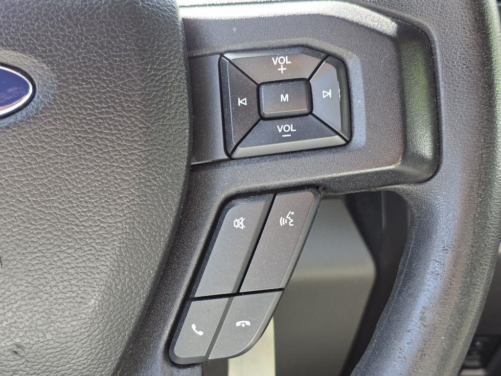 Ford F-150 4WD SuperCrew 157" Lariat w/HD Payload Pkg 2015