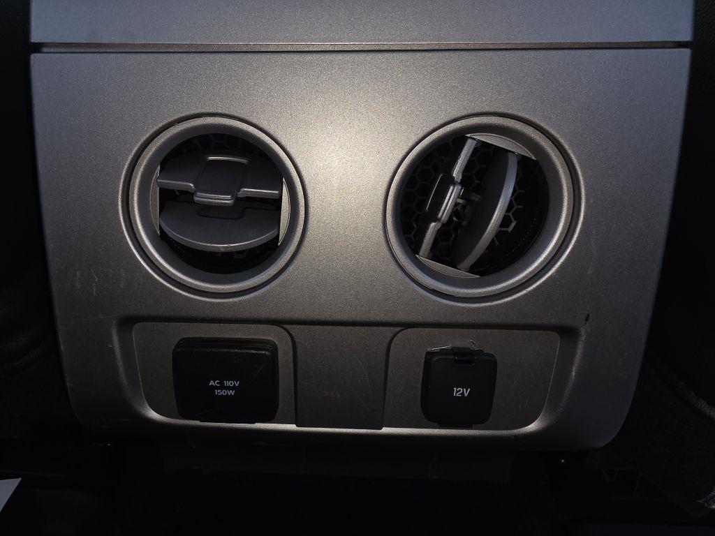 Ford F-150 4WD SuperCrew 145" King Ranch 2014