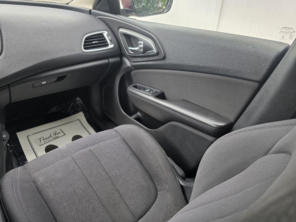 Chrysler 200 4dr Sdn Limited FWD 2015