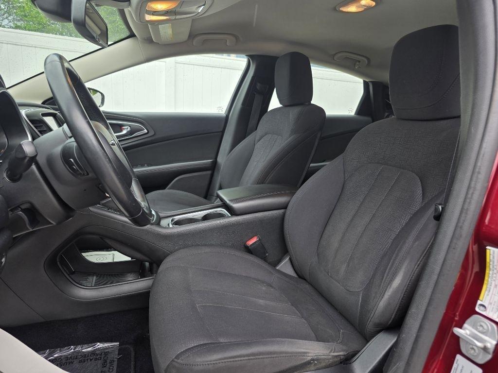 Chrysler 200 4dr Sdn Limited FWD 2015