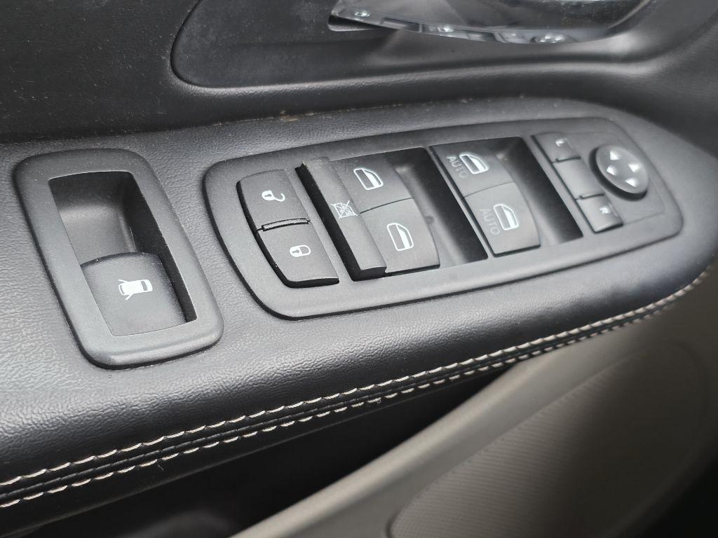 Chrysler Town & Country 4dr Wgn Touring 2014