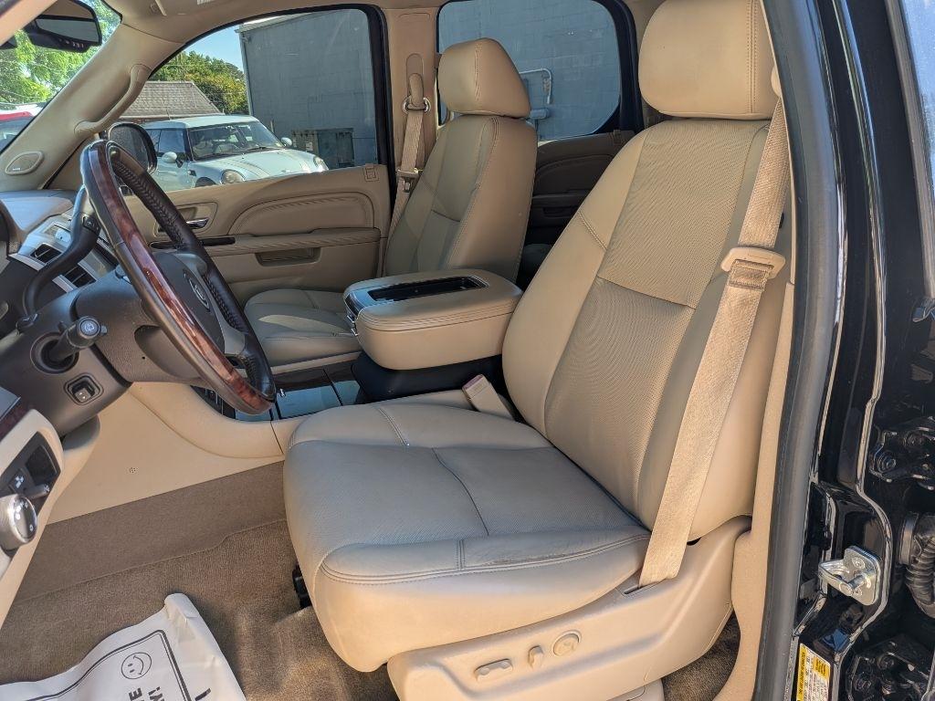 Cadillac Escalade AWD 4dr Luxury 2014